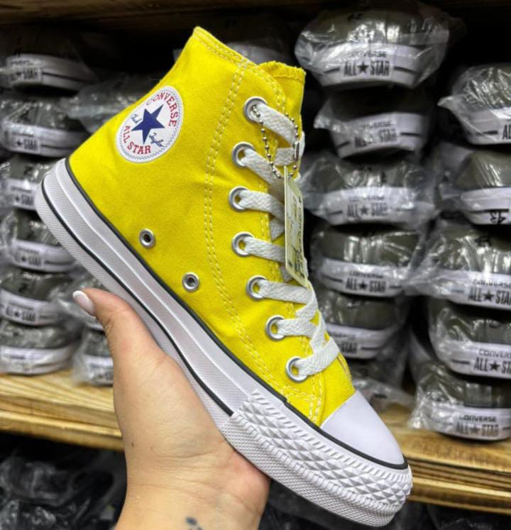 Converse Bota